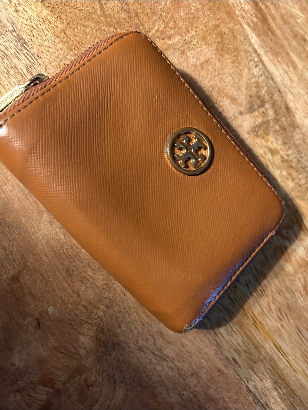 Tory Burch Caramel Leather Zip Card Case with Logo Medallion